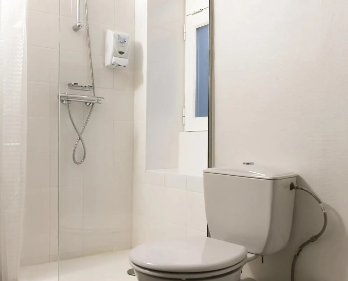 **  D'Win Hotel Paris France