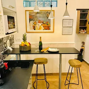 Appart hôtel Village Saint Paul, Paris