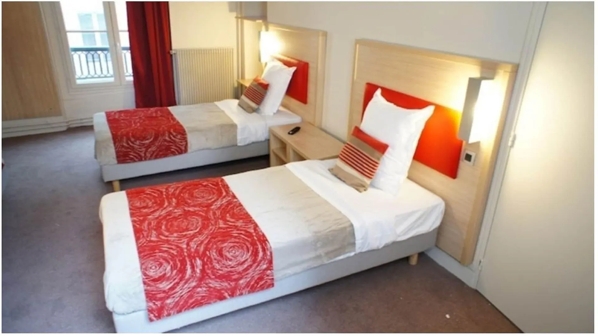 D'Win Hotel Paris 2*,  France