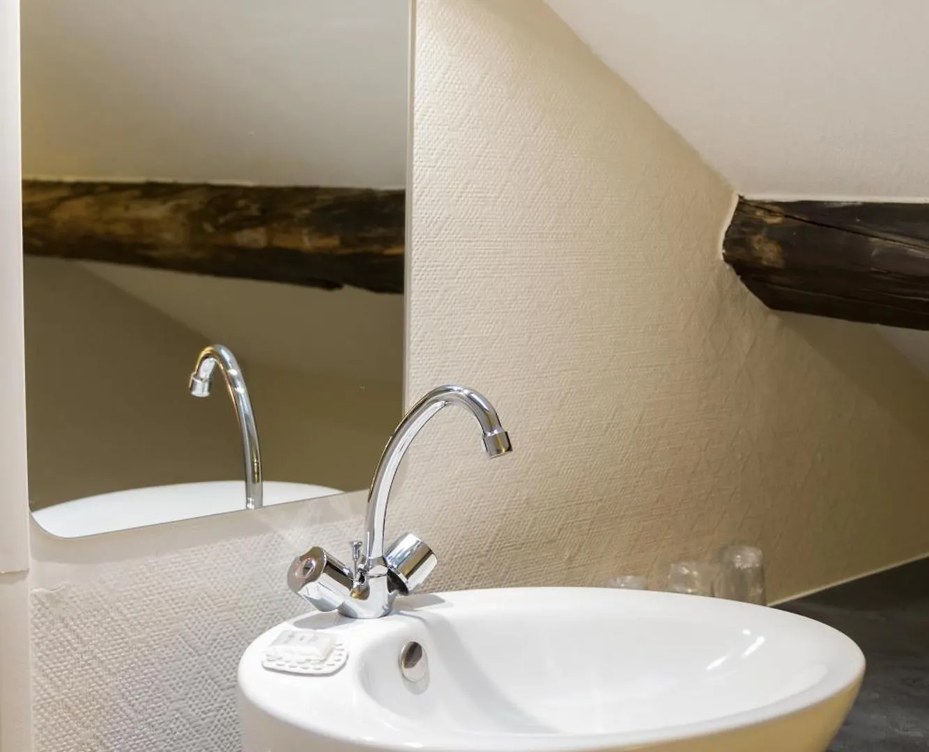 D'Win Hotel Paris 2*,  France